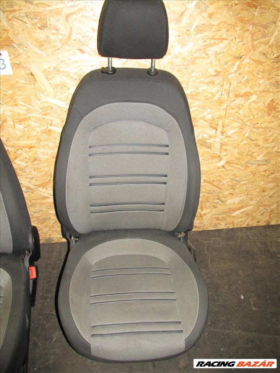 Ülés63 Fiat Punto Evo szürke színű , szövet ülésgarnitúra ajtókárpittal 2. kép