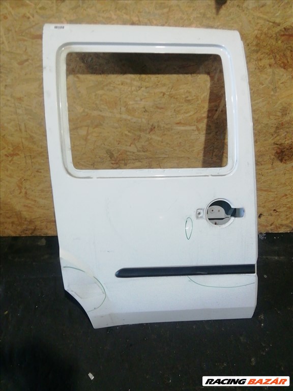153771 Fiat Doblo I. 2000-2005 üveg helyes, jobb toló ajtó a képen látható sérüléssel 1. kép