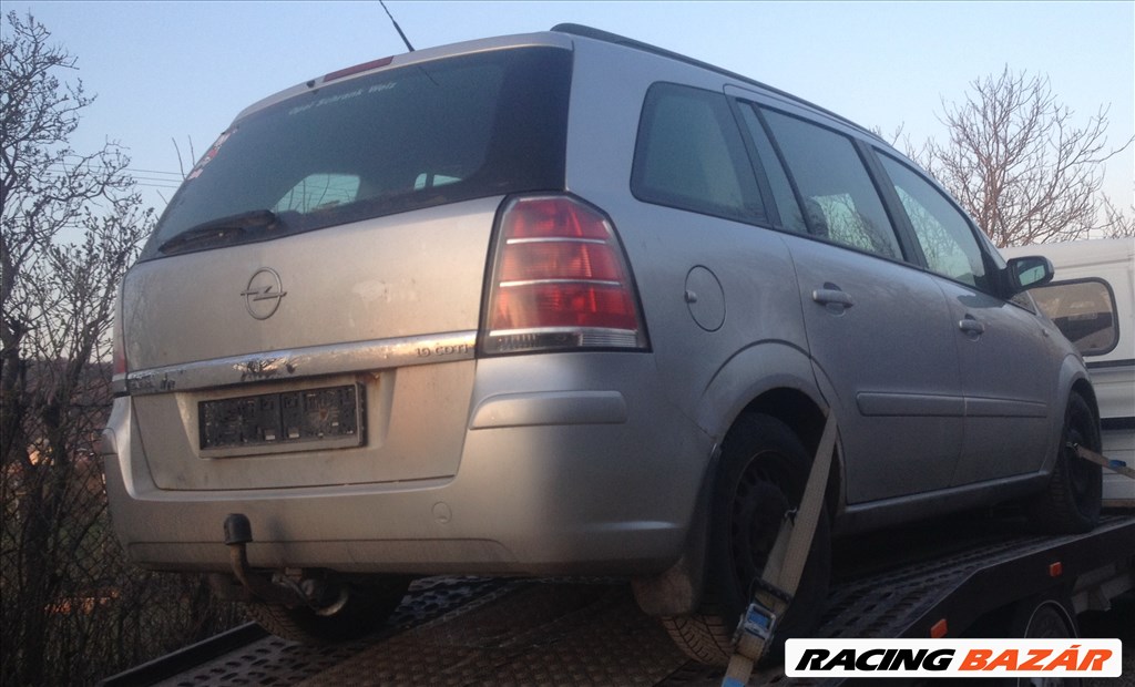 Opel Zafira B bontott alkatrészei 2. kép