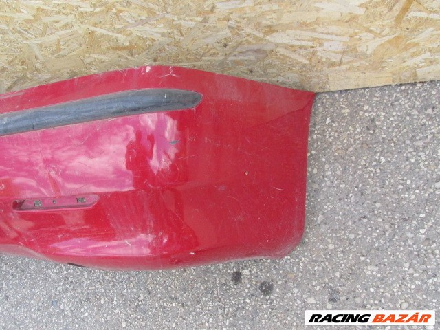 91518 Alfa Romeo 156 1997-2003 szedán piros színű hátsó lökhárító, a képen látható sérüléssel 2. kép
