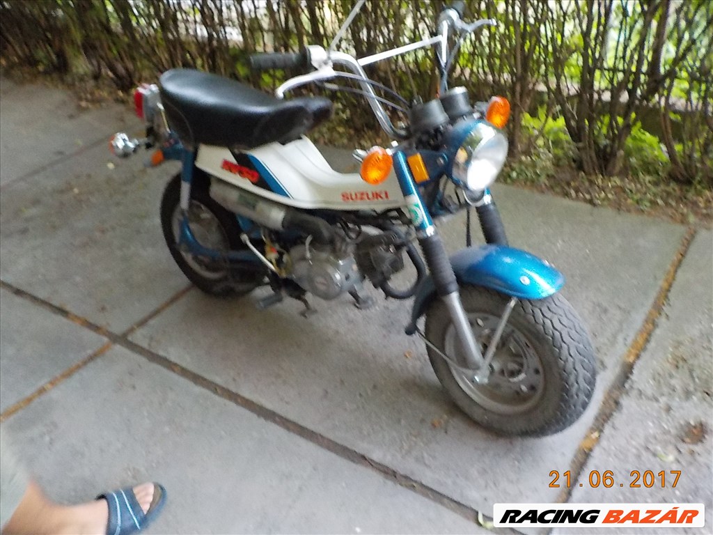 SUZUKI RV 50 OLDTIMER KISMOTOR,EREDETI  FÉNYEZÉSSEL,ÉS GYÁRI 2DB KULCSÁVAL ELADÓ 12. kép