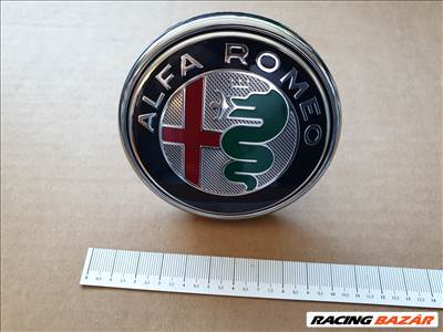 Alfa Romeo Giulietta gyári új, nyomógombos hátsó embléma 50538700