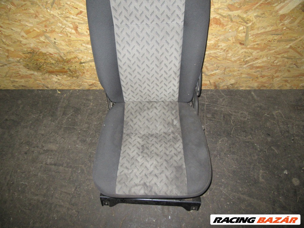 18386 Fiat Doblo 2000-2009 jobb hátsó ülés (második sor) 2. kép