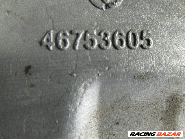 Fiat Linea, Fiorino szervószivattyú tartó alubak 46753605 7. kép