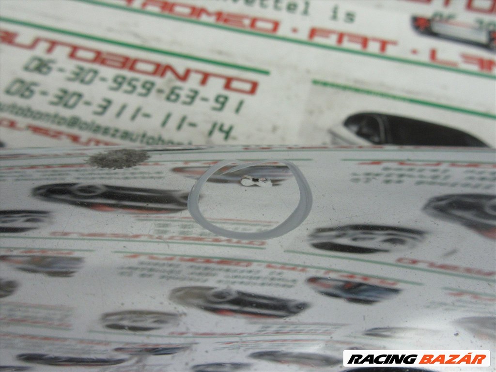 Lancia Musa 51810093 számú díszrács a képen látható sérüléssel 3. kép