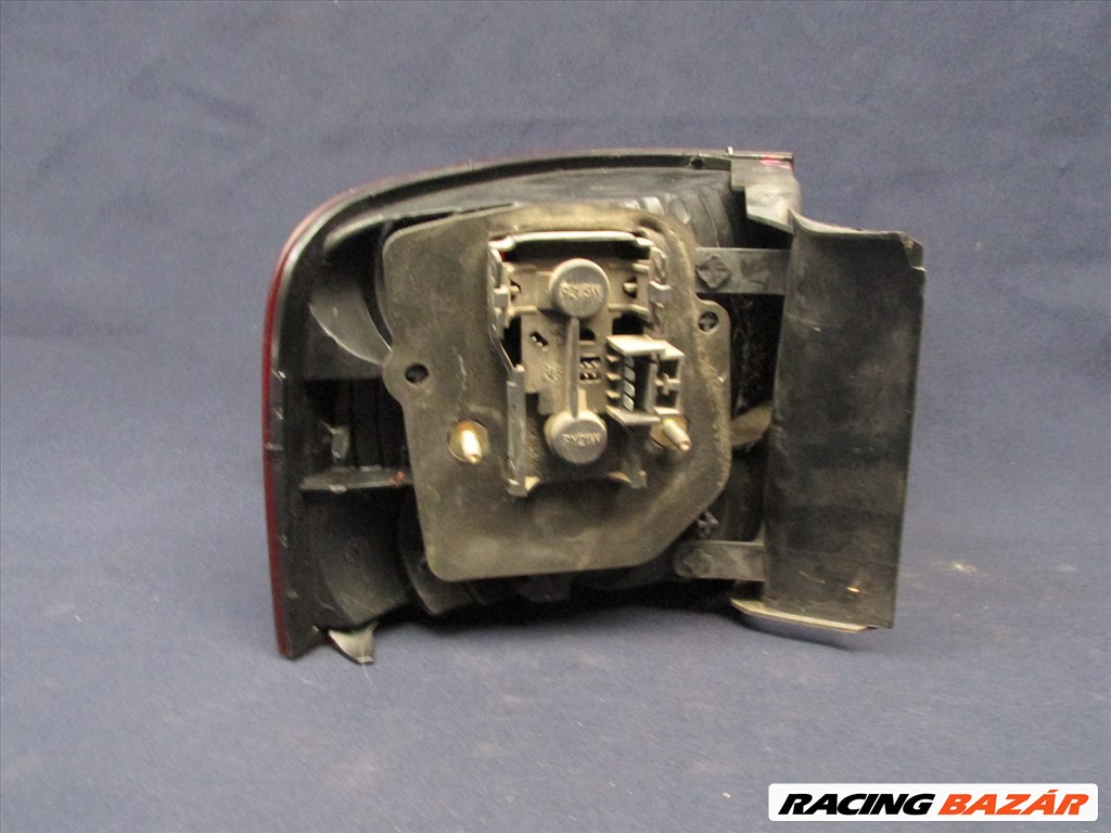 Fiat Stilo kombi jobb hátsó külső lámpa, a képen látható sérüléssel 2. kép