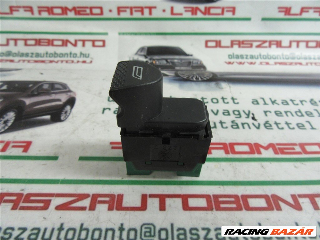 Fiat Bravo/Marea fekete színű , bal hátsó ablakemelő kapcsoló 1. kép