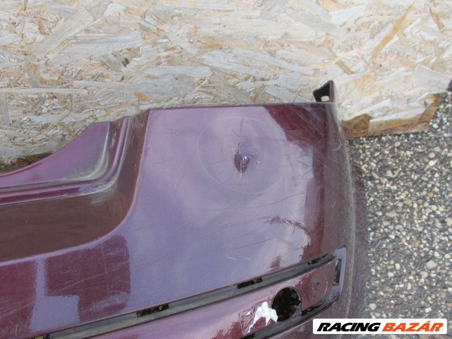 92847 Fiat Stilo 5 ajtós bordó színű hátsó lökhárító, a képen látható sérüléssel 2001-2003 5. kép