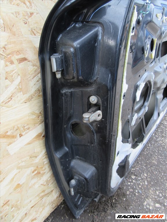 52061 Alfa Romeo Gt fekete színű, jobb oldali ajtó a képen látható sérüléssel 4. kép