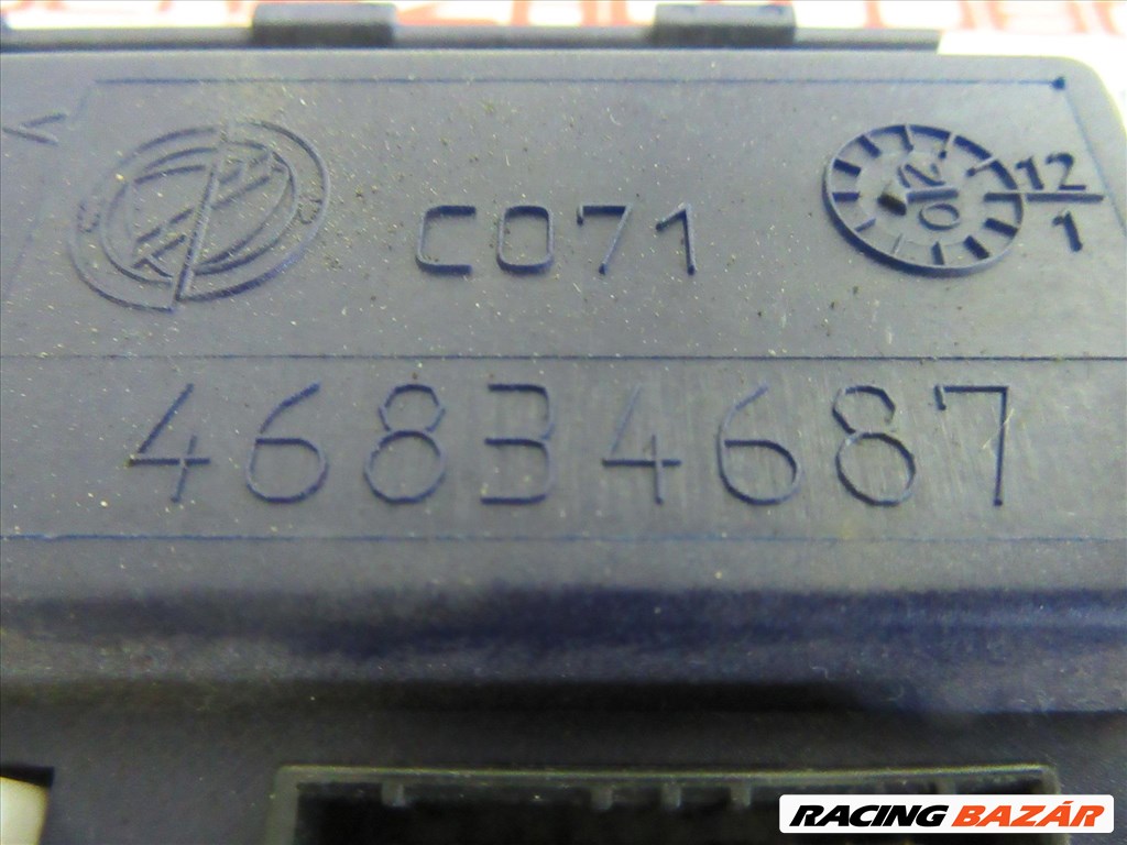 Fiat Multipla 46834687 hátsó elektromos ablakemelő vezérlő 3. kép