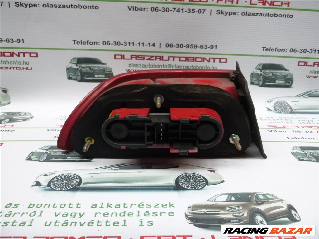 Alfa Romeo 156 jobb hátsó külső lámpa, a képen látható sérüléssel 2. kép