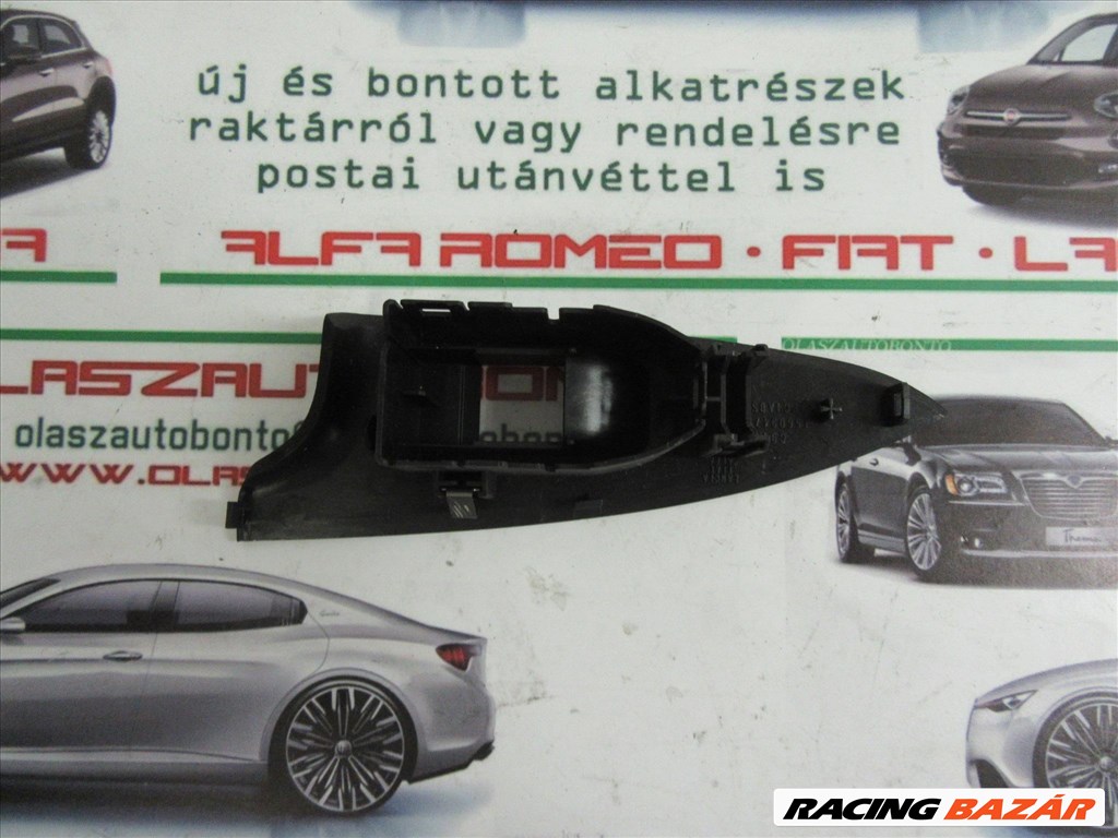 Alfa Romeo Giulietta 156094790 számú, jobb oldali ,ablakemelő kapcsoló tartó 3. kép