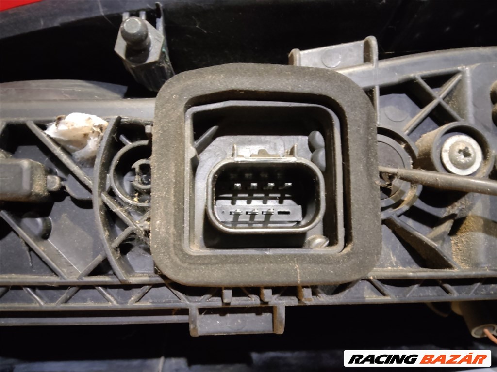 157172 Fiat Doblo III.  2009-2015, Opel Combo D, bal hátsó lámpa kettényíló ajtós kivitelhez, a képen látható sérüléssel 51810674 3. kép