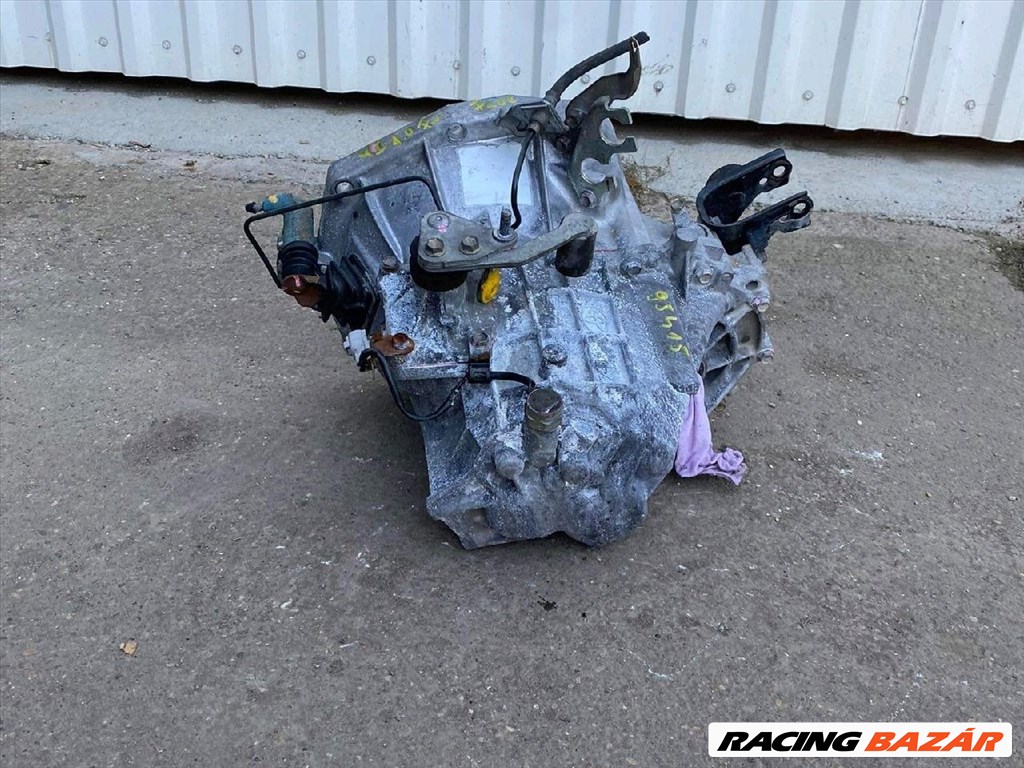 Toyota Yaris (XP10) váltó  00811354 5. kép