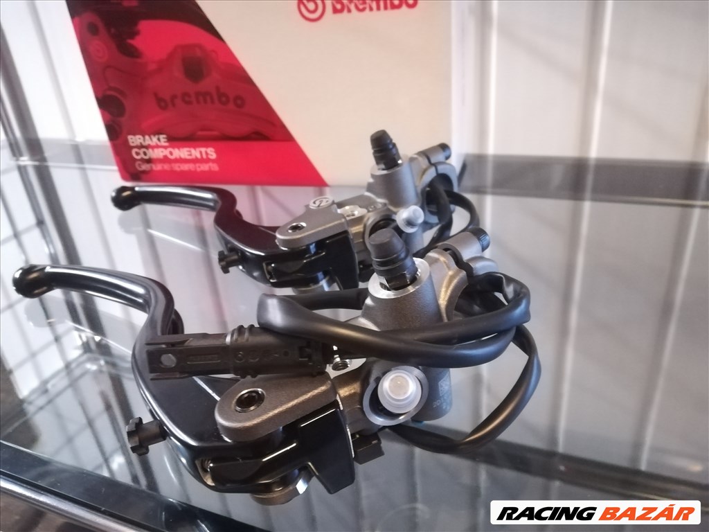 Brembo főfékhenger 16 és 18 mm dugattyú mérettel. 1. kép