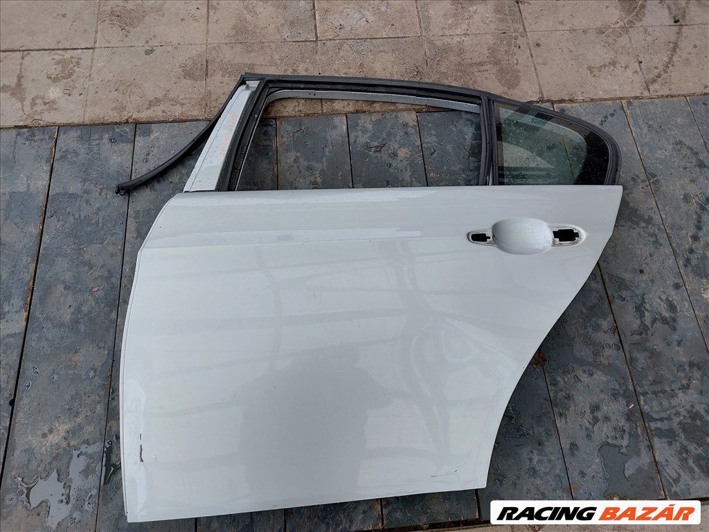 BMW E90 ezüst titansilber titansilver ezüst bal hátsó ajtó (128121) 1. kép