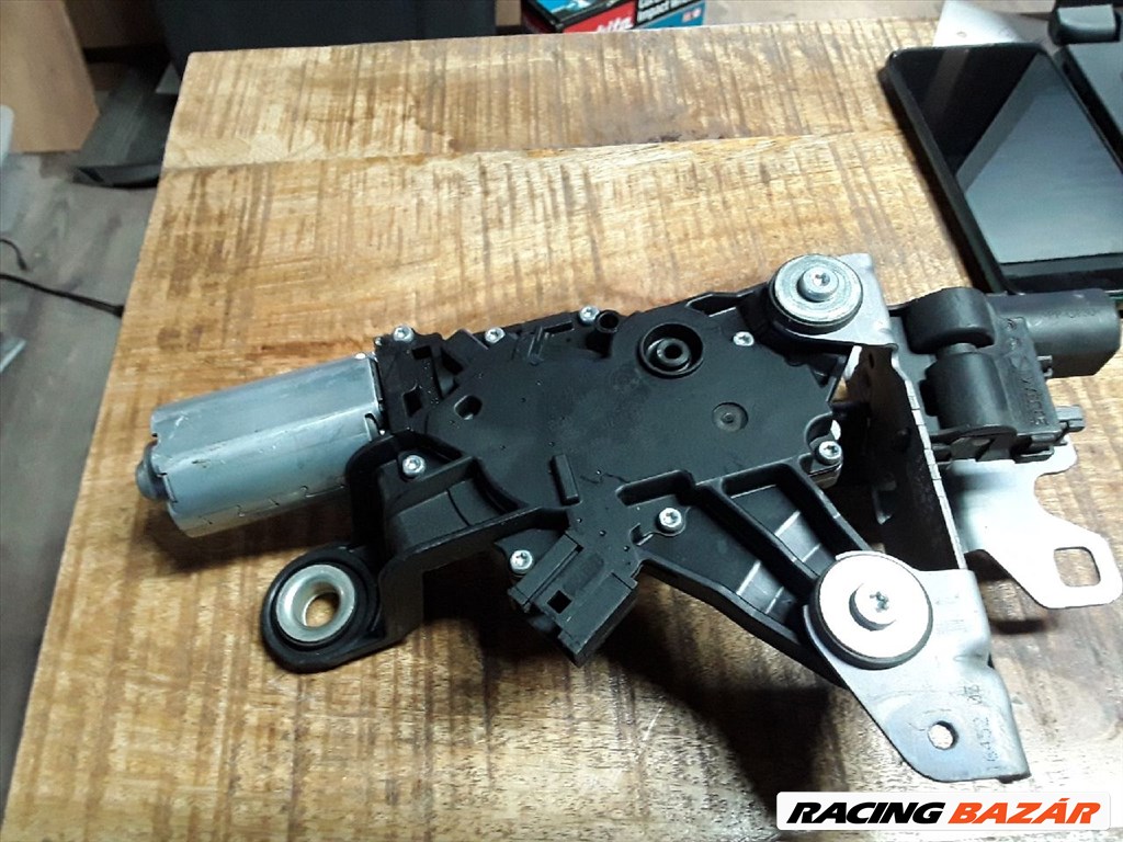 BMW F31 / F11 hátsó ablaktörlő motor  0390201231 1. kép