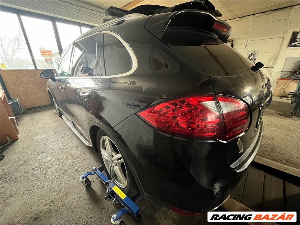 Porsche Cayenne 92A II 3,0 2012 - 2018 Diesel bontott alkatrészei 2. kép