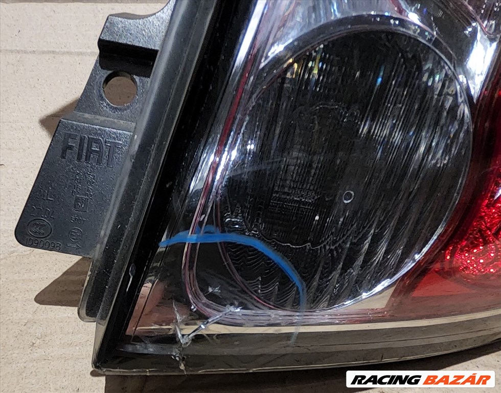 91868 Fiat 500 S kabrio 2007-2015 Jobb hátsó Lámpa, a képen látható sérüléssel!!! 4. kép