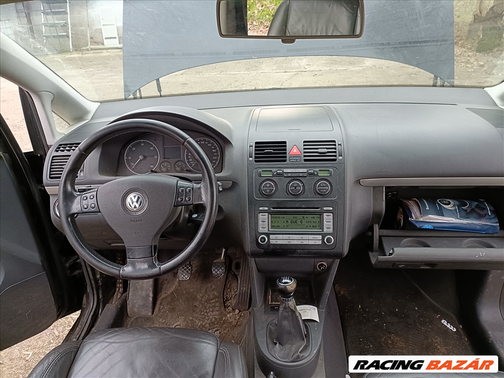 Volkswagen Touran I 2.0Tdi (BKD 383716) bontott alkatrészei, LC9Z színben eladók 16. kép