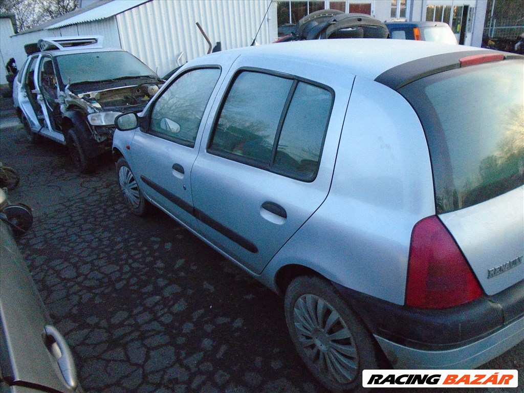 Renault Clio II bontott alkatrészei 4. kép