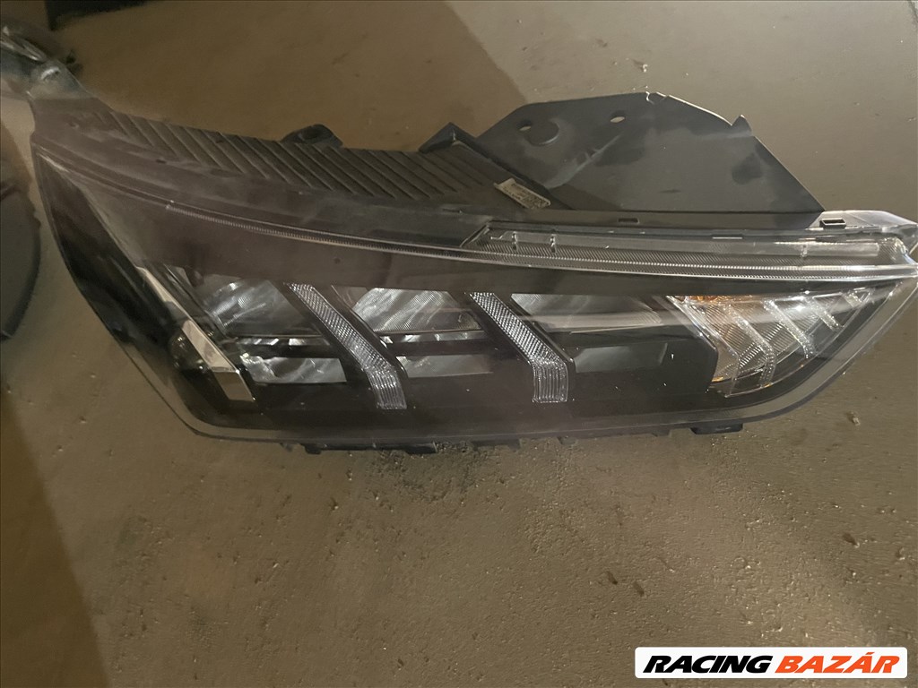 Hyundai Ioniq bontott alkatrészei Jobb első fényszóró 1. kép