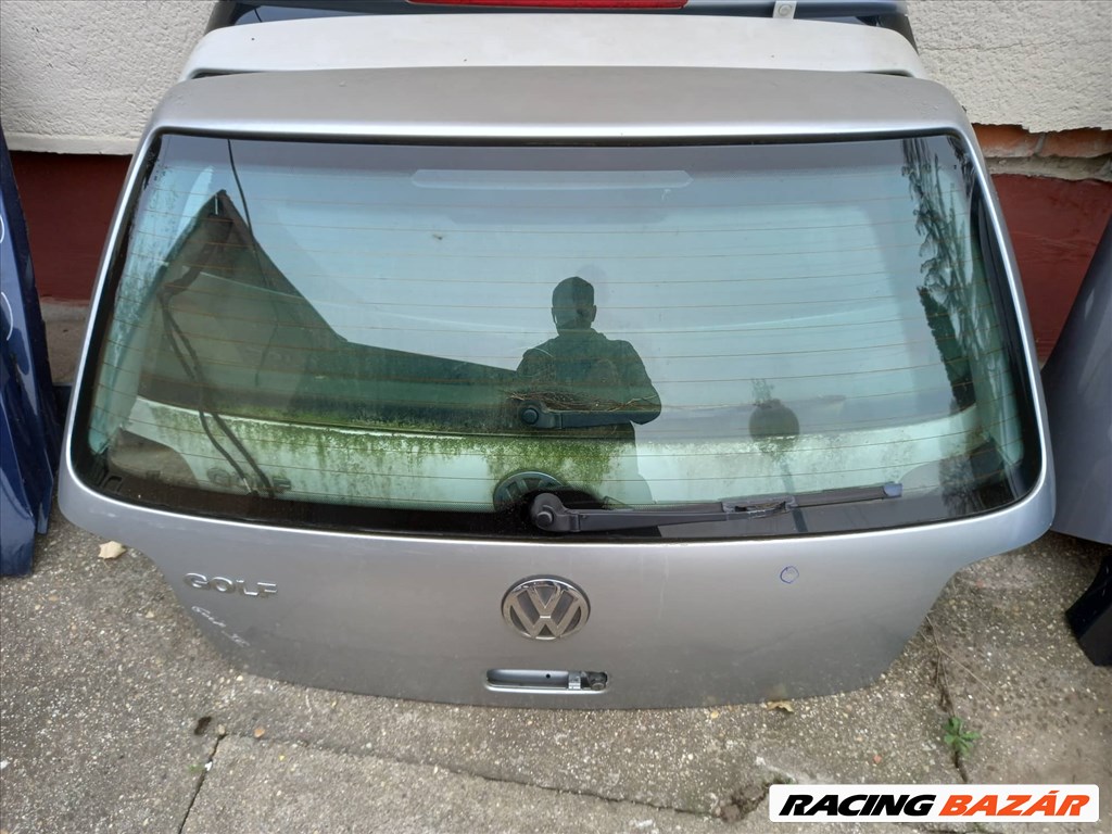 Volkswagen Golf IV hátsó ablaktörlő motor  1. kép