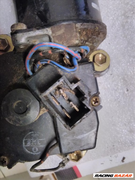 Mitsubishi L300 I Első ablaktörlő motor mb488025 4. kép