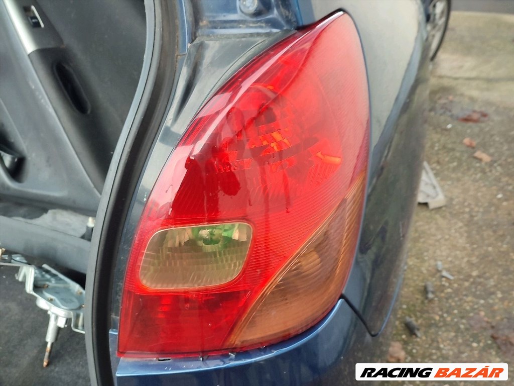Toyota Corolla Verso (E121) jobb hátsó lámpa  3. kép