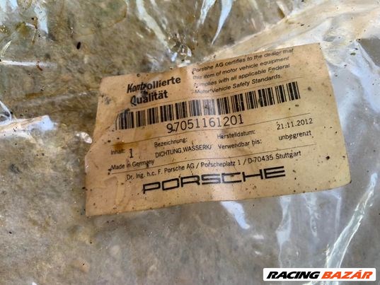 Porsche Panamera 970 motorháztető szigetelés. 2. kép
