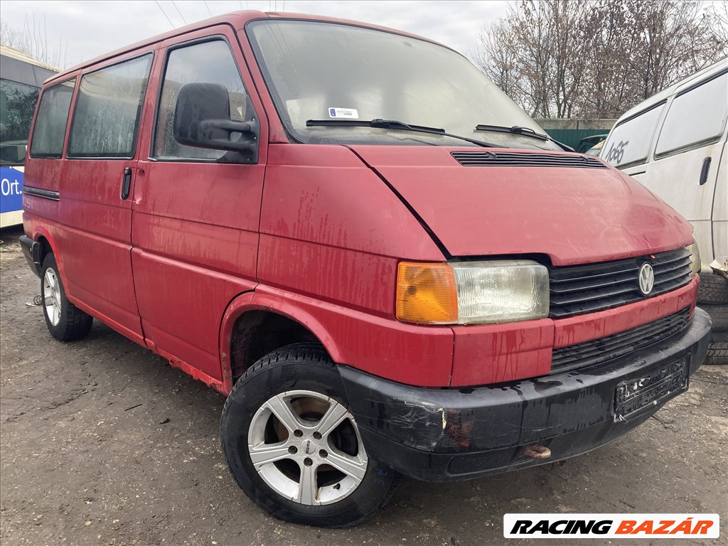 Volkswagen Transporter T4 2.4D bontott alkatrészei 1. kép