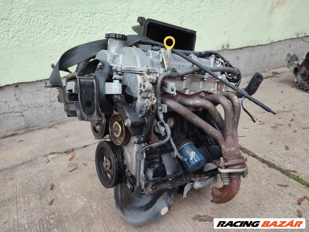 Toyota Yaris (XP10) motor  4. kép
