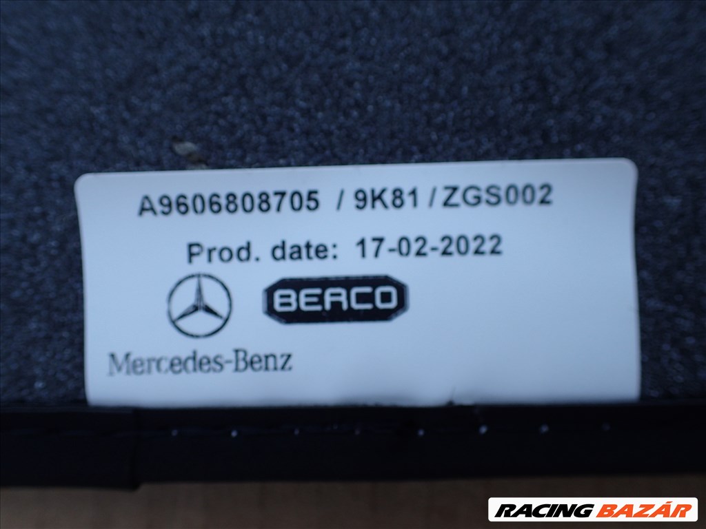 Mercedes-Benz kamion lábtér szőnyeg szett gyári új a9606808805 a9606809705 7. kép