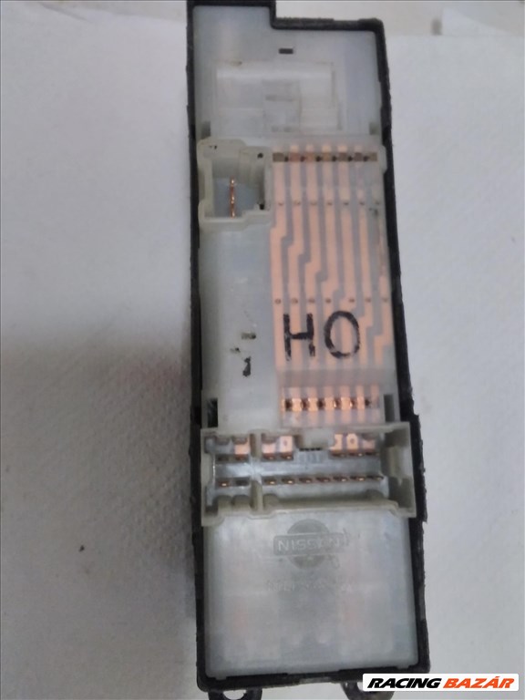 Nissan Navara (D22) Jobb első ablakemelő kapcsoló 2. kép