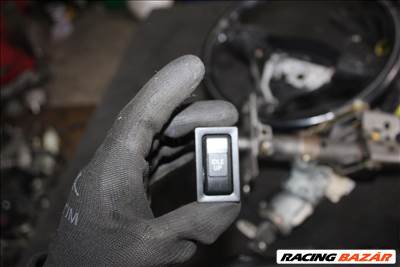 Toyota Rav4 II  IDLE UP gomb 156480