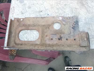 Audi A6 (C5 - 4B) 1998 akkumulátor takaró leszorítóval 
