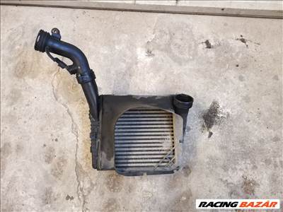 Volkswagen Touareg I V10 TDI intercooler bal oldali