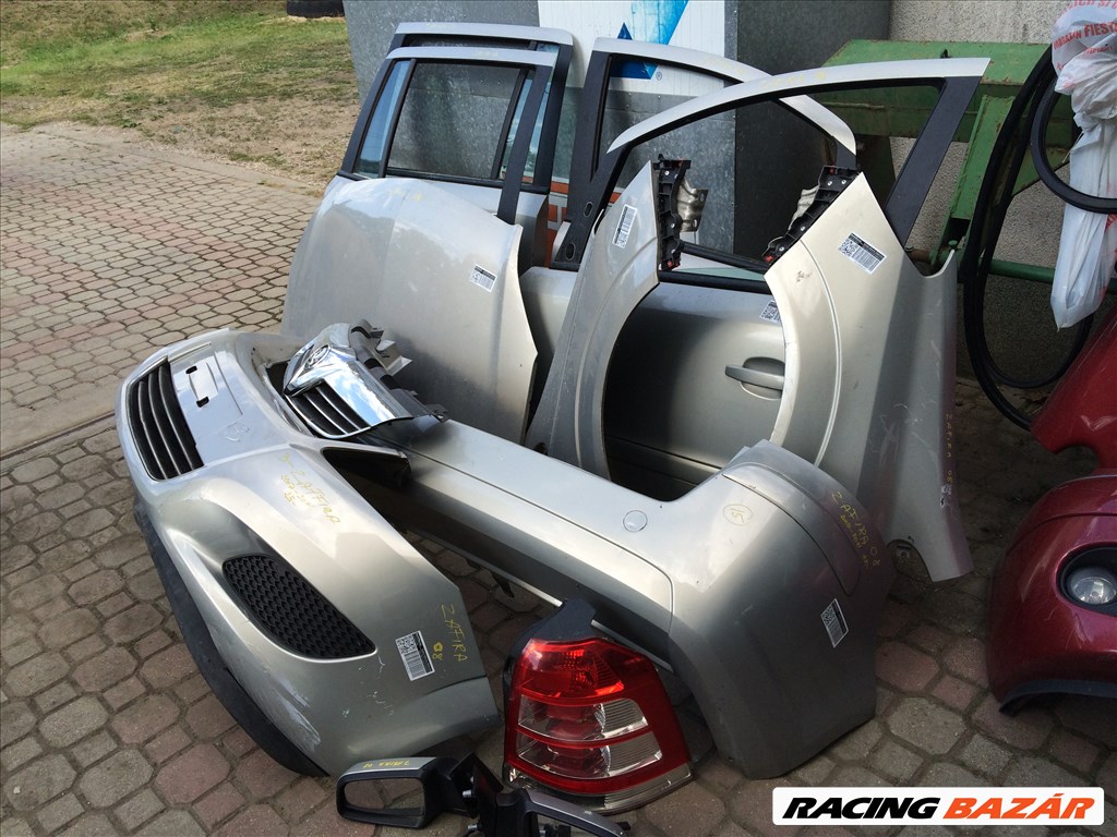 Opel Zafira B 2005-2011 bontott motorháztető, sárvédő, ajtó, lökhárító, csomagtér ajtó, roló. 1. kép