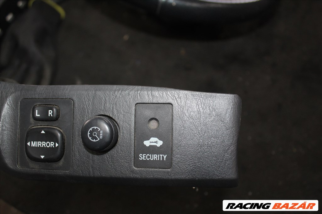 Toyota Rav4 II security gomb 1. kép