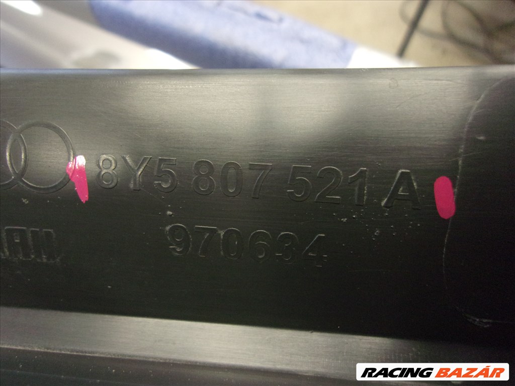 AUDI A3 Advanced Line 8Y5 hátsó lökhárító szegély 2021- 8Y5807521A 6. kép