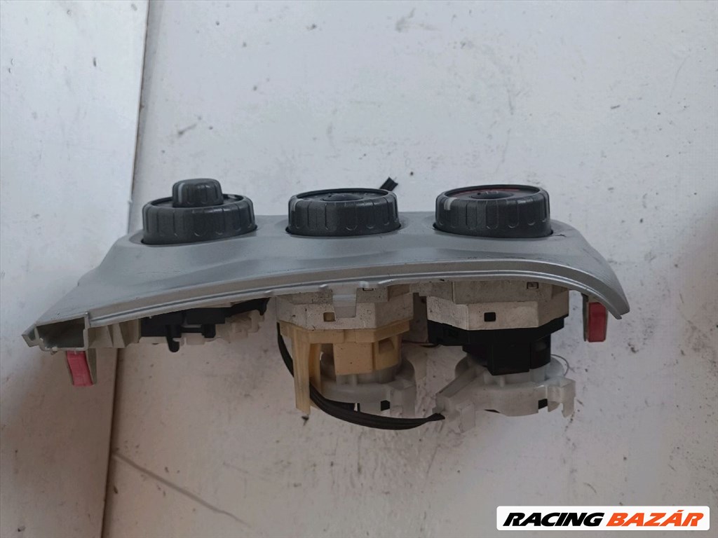 Toyota Yaris (XP90) fűtéskapcsoló  3. kép