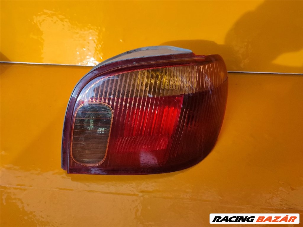 Toyota Yaris (XP10) jobb hátsó lámpa 2. kép