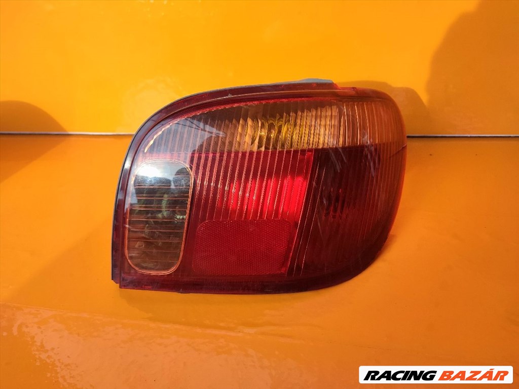 Toyota Yaris (XP10) jobb hátsó lámpa 3. kép