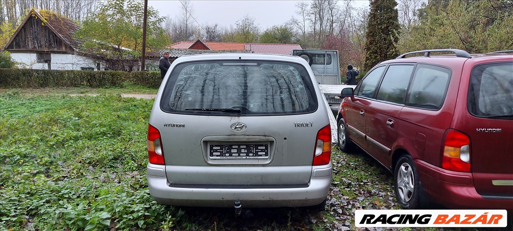 Hyundai Trajet hátsó lökhárító első lökhárító  4. kép