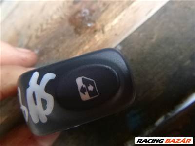 Renault Clio II     1999 HIBÁS JOBB ELSŐ ablakemelő kapcsoló 