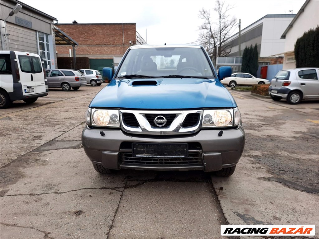 Nissan Terrano II bontott alkatrészei 2. kép