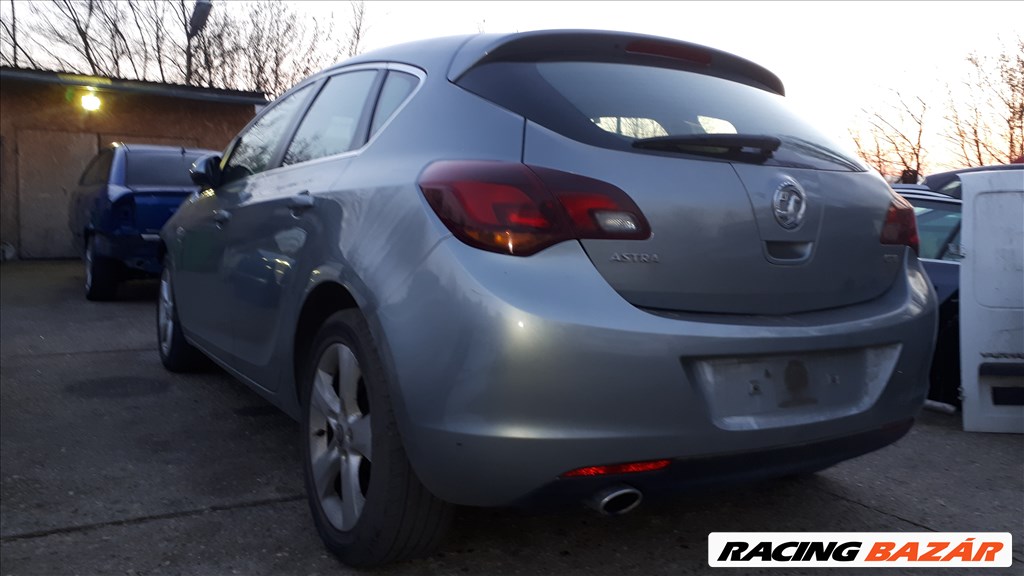 Opel Astra J A20DTH bontott alkatrészei 1. kép