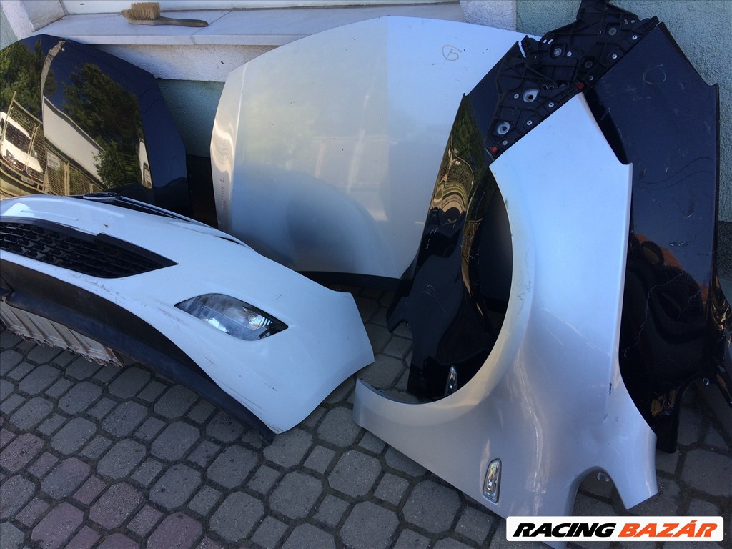 Opel Astra J  2009-2017 motorháztető, sárvédő, ajtó, lökhárító, csomagtérajtó 6. kép