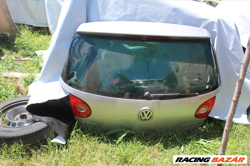 Volkswagen Golf V csomagtérajtó üresen, szélvédővel (254)  1. kép
