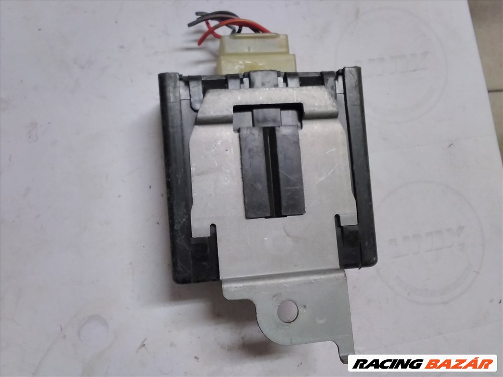 Mitsubishi Pajero II Változtatható felfüggesztés vezérlő modul relé mb665614 2. kép